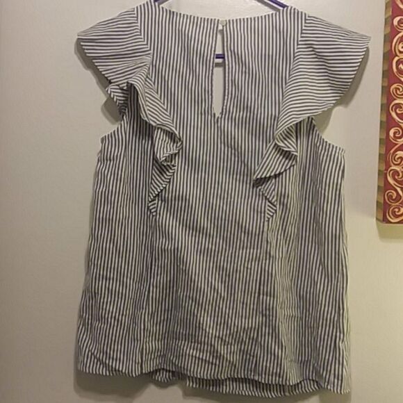 Old navy blouse - Picture 3 of 4